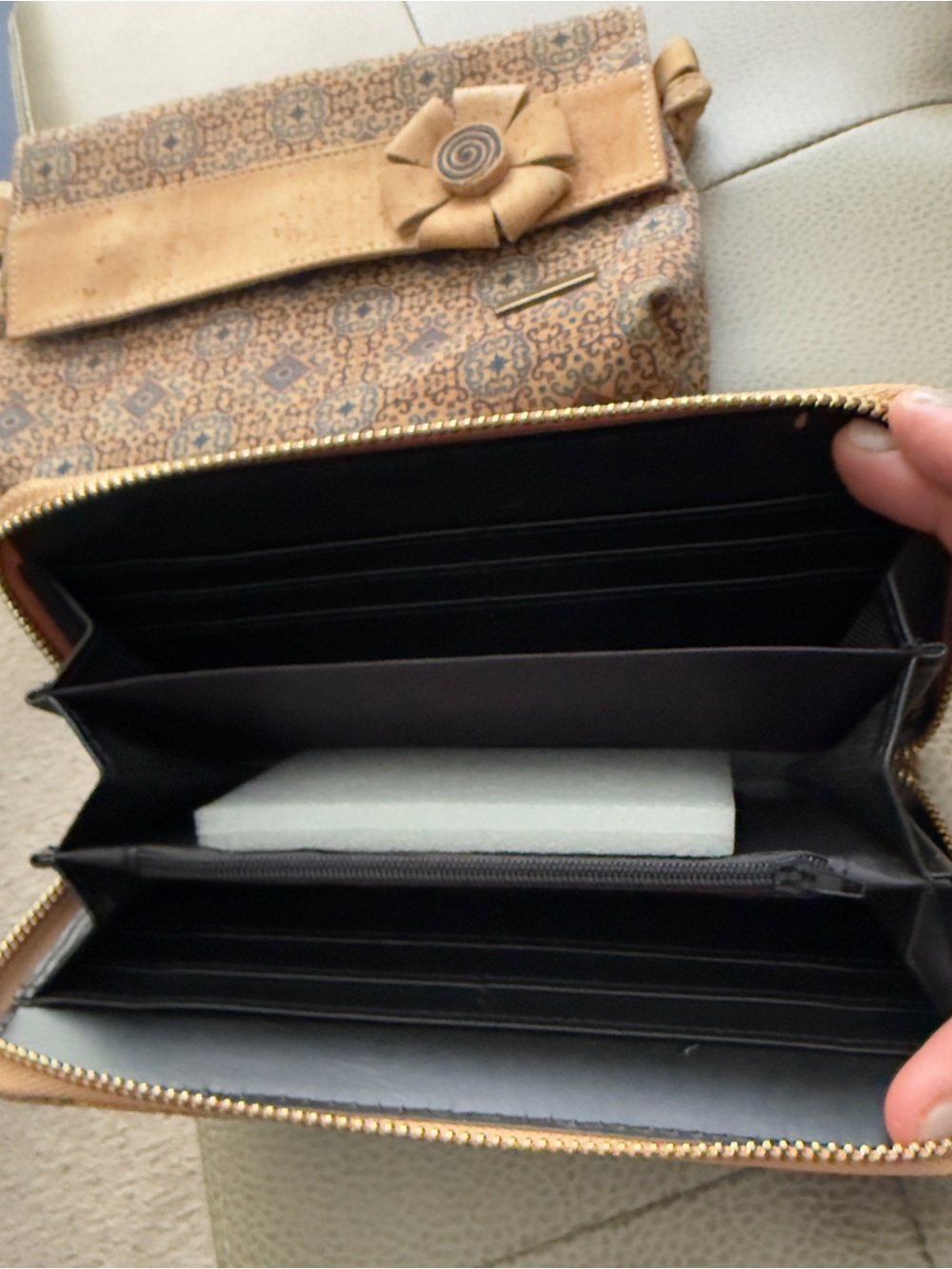 *NEW* Portugal Cork Zip Wallet in Natural Brown with Navy Motif - Picture 14 of 15